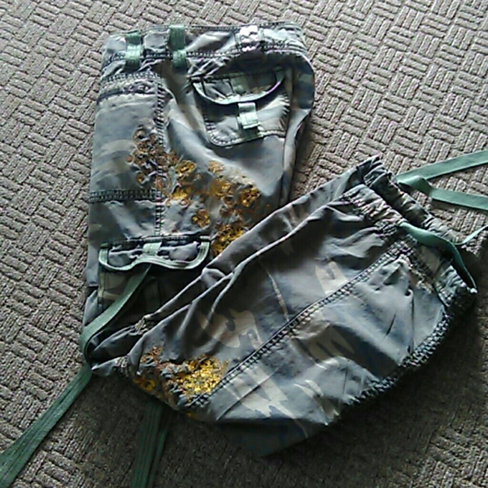 Size large miss me camo pants fits a size 26 waist